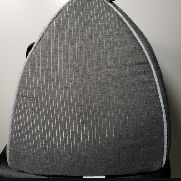 Grey & Silver Pet Bed - Picture 2 of 6